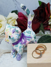 Load image into Gallery viewer, Decoupage Cat Ring Holder - Quantock Inspiration
